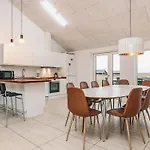 4 Star In Сasa de vacaciones Løkken